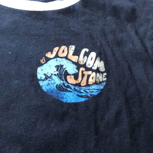 Volcom Stone size M. Black tee shirt with white trim. - Picture 4 of 5